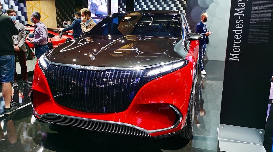 展馆面积并不是很大，各个品牌也都在缩减展车数量和规模……