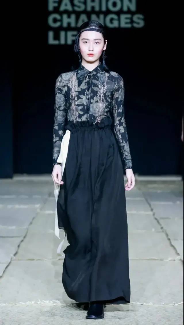 猜猜牧民的时尚到底有多潇洒?休闲区蓝鸢梦想 - Www.slyday.coM 猜猜牧民的时尚到底有多潇洒?休闲区蓝鸢梦想 - Www.slyday.coM