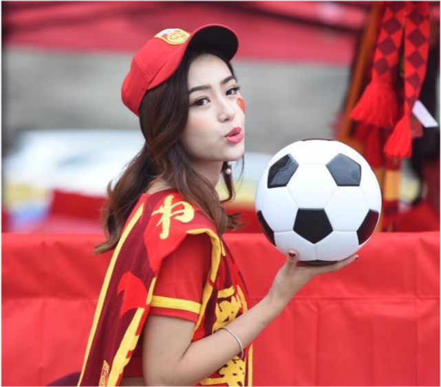 中越大战身价差4.7倍，国足铁卫复出，越南网友：输谁都不输中国