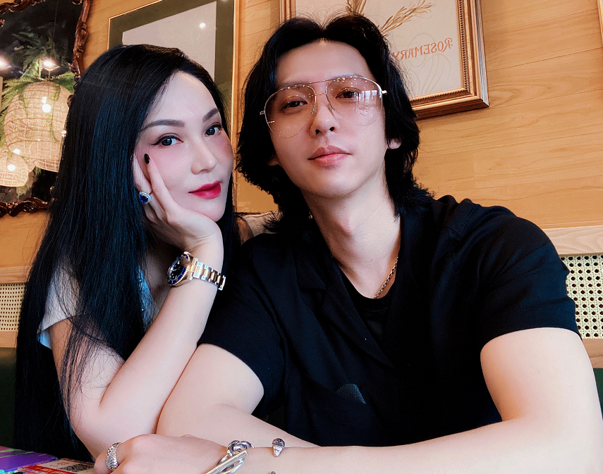 《披荆斩棘》张淇老婆撞脸尹正，两人至今无子，年少认识相伴20年
