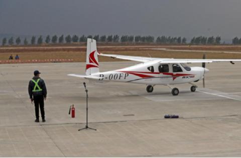 世界首架！中国4座电动飞机试飞成功，对人类环保意义重大