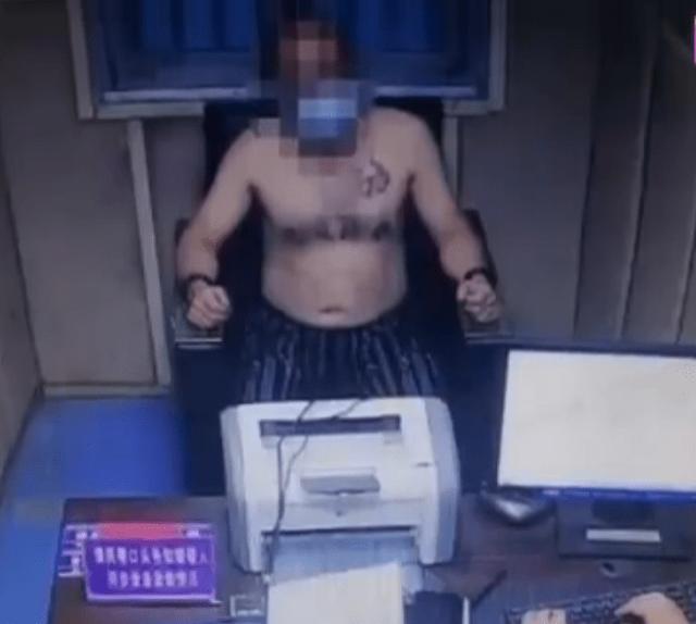 赤身男子电梯内猥亵女子 幸亏同事及时赶到不然后果不堪设想休闲区蓝鸢梦想 - Www.slyday.coM 赤身男子电梯内猥亵女子 幸亏同事及时赶到不然后果不堪设想休闲区蓝鸢梦想 - Www.slyday.coM