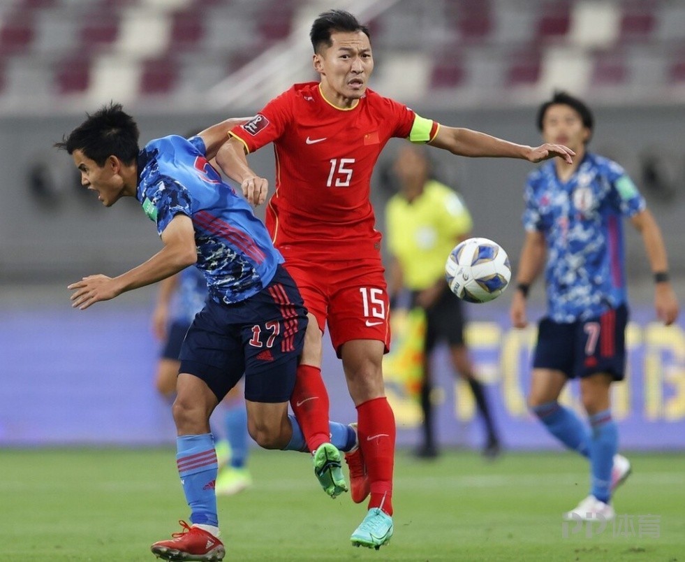 确定!两大国脚火线驰援国足,王刚或遭弃用,李铁战越南杀气腾腾