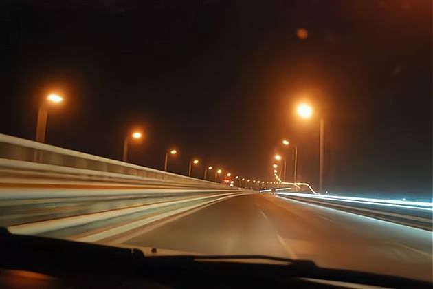 晚上在高速开车,这5个技巧要掌握,老司机:建议新手司机多学习