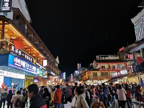 桂林一条中西合璧老街，至今已有1400年历史，文化深厚游客众多|广西|桂林市|建筑|街道|古迹_新浪新闻
