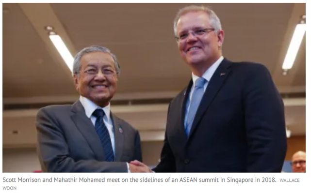 莫里森和马哈蒂尔在 2018 年新加坡东盟峰会期间会面（报道截图）