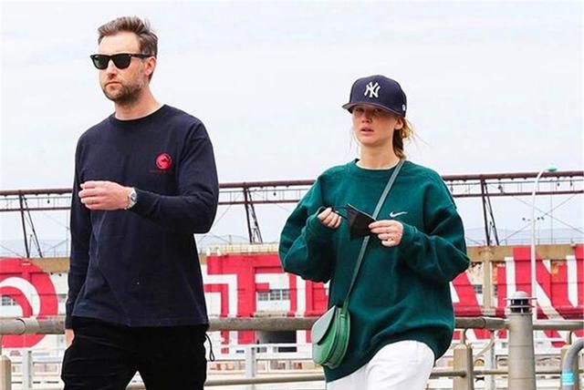 热恋多位明星后,嫁给画廊主,大表姐的第一个孩子就要出生了休闲区蓝鸢梦想 - Www.slyday.coM 热恋多位明星后,嫁给画廊主,大表姐的第一个孩子就要出生了休闲区蓝鸢梦想 - Www.slyday.coM