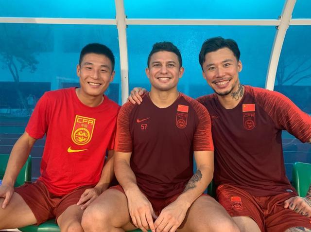 两大国脚回归!李铁战越南亮出底牌,王刚可能会被弃用