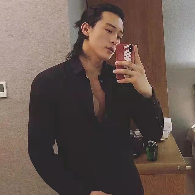 痞帅渣男侯雯元火了凌潇肃李现结合体肌肉型男靠身材出圈