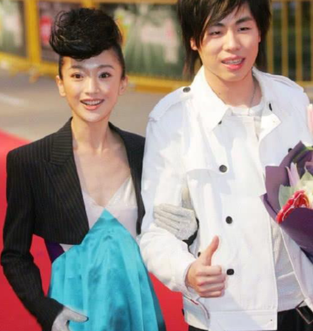 爆炸头、工装裤、貂皮配内衣，以前的女星红毯原来这么敢穿