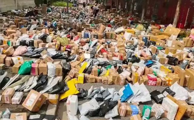 快递多到“把路堵死”,冲上热搜休闲区蓝鸢梦想 - Www.slyday.coM 快递多到“把路堵死”,冲上热搜休闲区蓝鸢梦想 - Www.slyday.coM