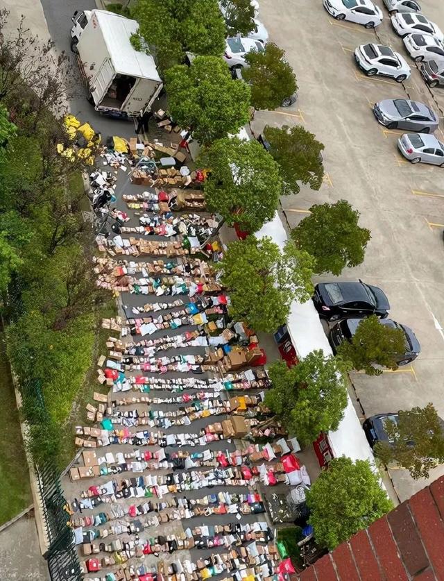 快递多到“把路堵死”,冲上热搜休闲区蓝鸢梦想 - Www.slyday.coM 快递多到“把路堵死”,冲上热搜休闲区蓝鸢梦想 - Www.slyday.coM