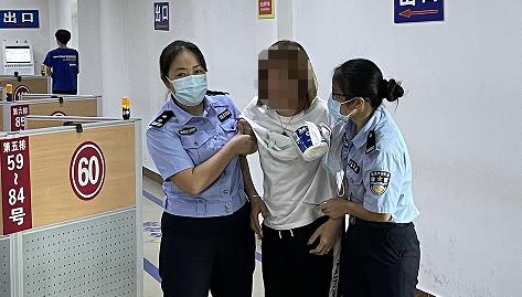 珠海学员考科目一时突然双手捂脸,被考官带出考场!考试成绩……休闲区蓝鸢梦想 - Www.slyday.coM 珠海学员考科目一时突然双手捂脸,被考官带出考场!考试成绩……休闲区蓝鸢梦想 - Www.slyday.coM