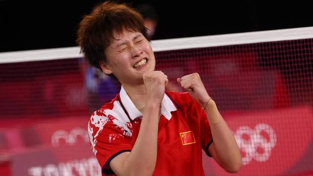 陈雨菲被李宁伤了脚后，你就会理解，国羽赞助商为啥换为<a href=