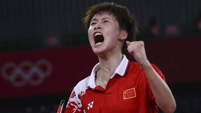 陈雨菲被李宁伤了脚后，你就会理解，国羽赞助商为啥换为<a href=