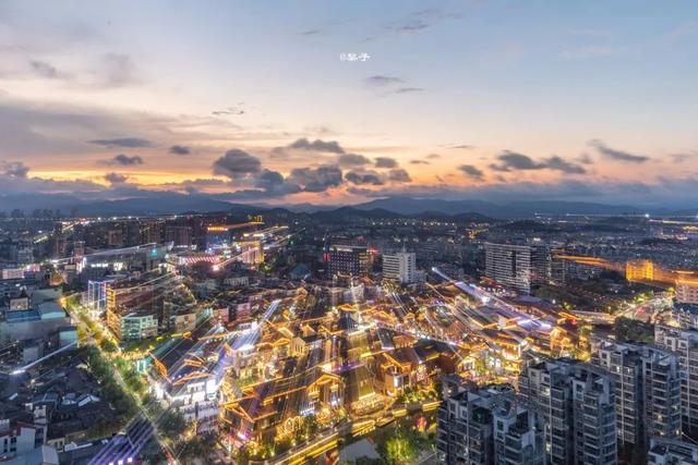 关于台风“灿都”影响期间公共路面停车位免费开放的通知休闲区蓝鸢梦想 - Www.slyday.coM 关于台风“灿都”影响期间公共路面停车位免费开放的通知休闲区蓝鸢梦想 - Www.slyday.coM