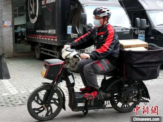 顺丰签收确认另收1元,快递专家:定制服务