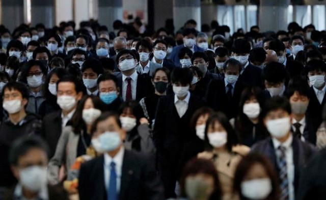 病床不够就用奥运纸床来凑?疫情肆虐!<a href=