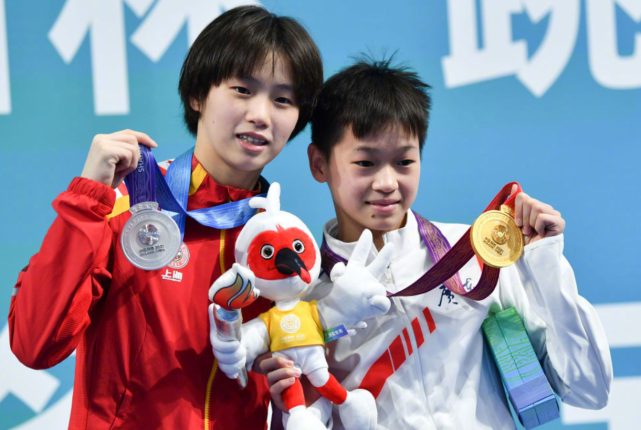 鲜明对比！何威仪狂赞2大对手，陈芋汐恩师却称全红婵跳不了3米板