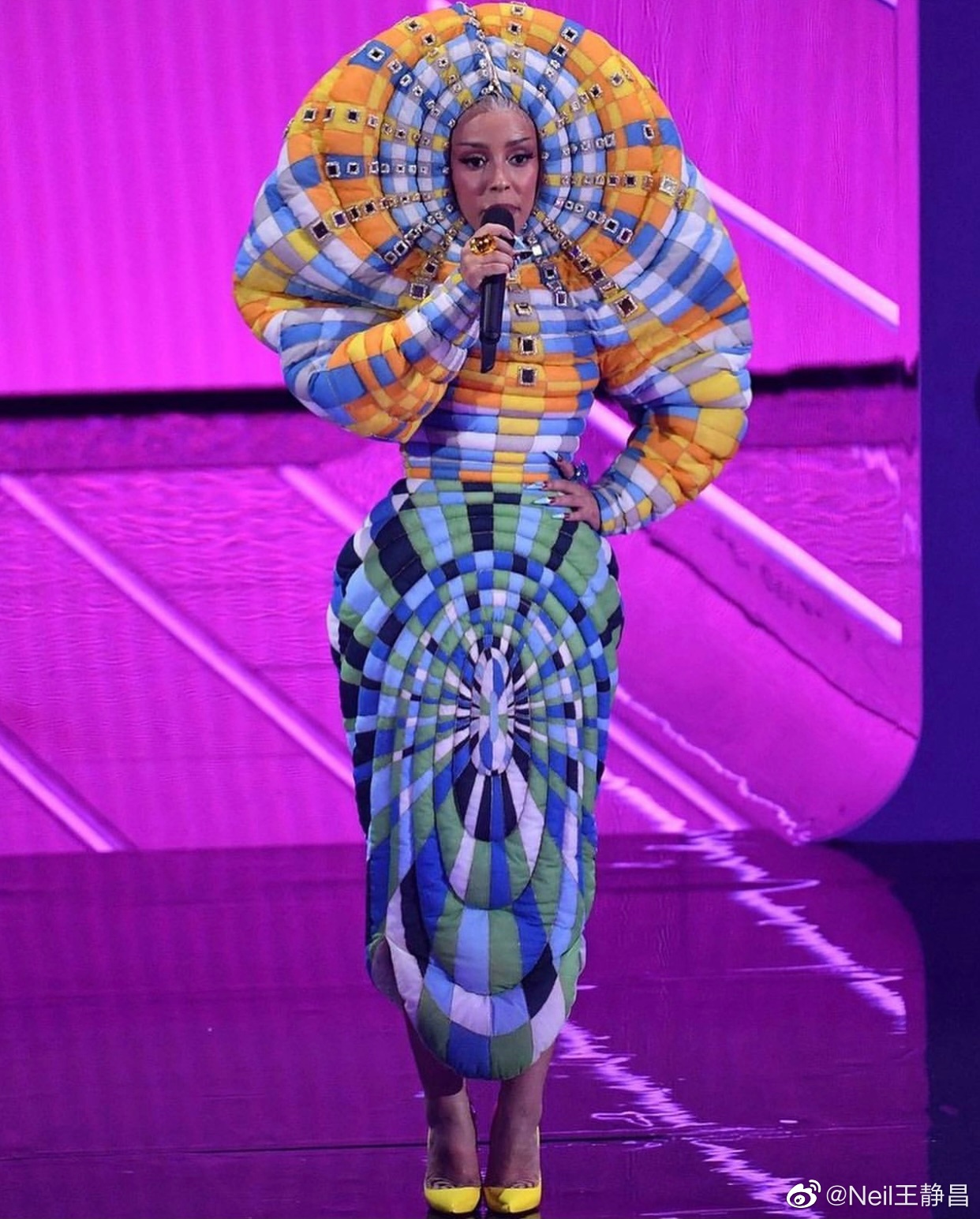 豆荚猫Doja Cat 今天在VMA颁奖典礼上有的6个造型……