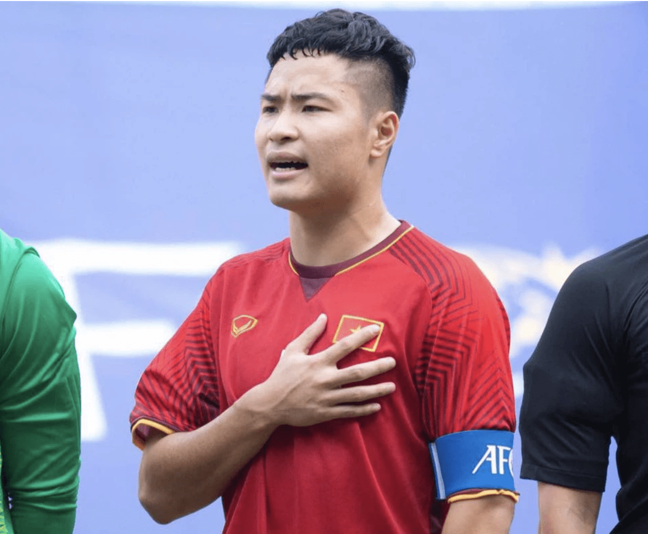 越南媒体：归化没意义，中国队该向越南队学习，培养年轻球员