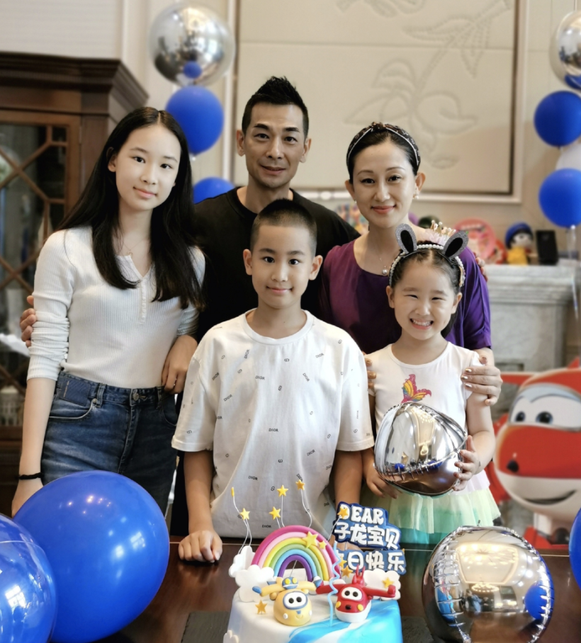 赵文卓豪气养娃!5岁小女生日宴豪华奢侈,大女儿学费近百万 赵文卓豪气养娃!5岁小女生日宴豪华奢侈,大女儿学费近百万