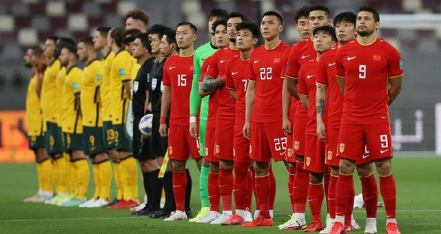 国足踢越南成生死战，不论成绩如何，请尊重李铁和国脚的努力