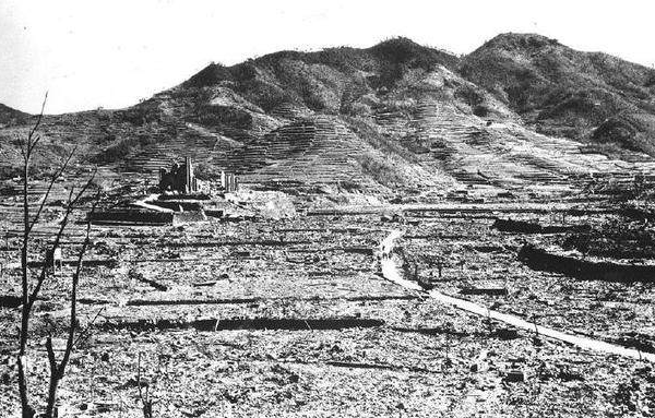 1945<a href=