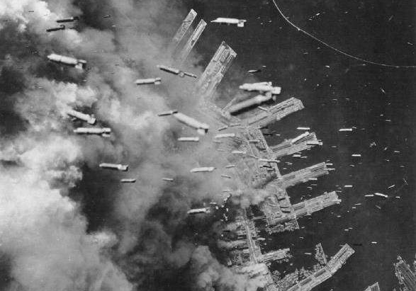 1945<a href=