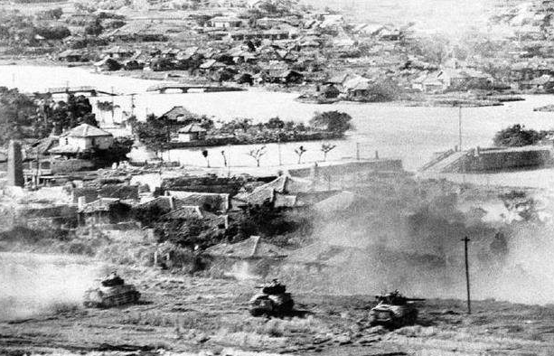 1945<a href=