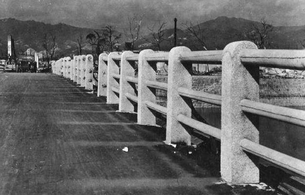 1945<a href=