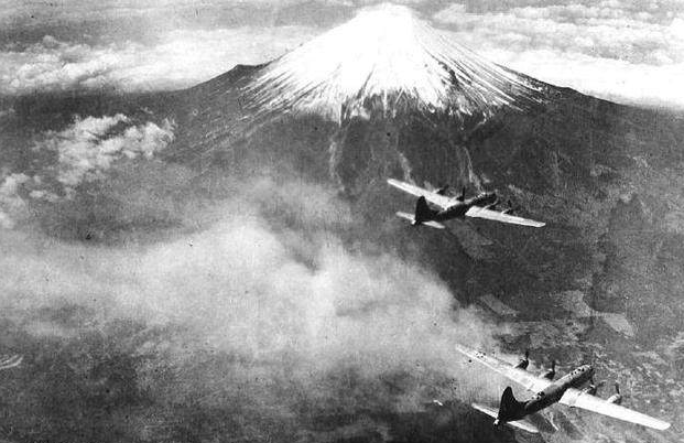 1945<a href=