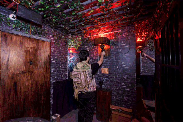 豆瓣7分+，口碑还不错，密室逃生最重要的就是关卡设计