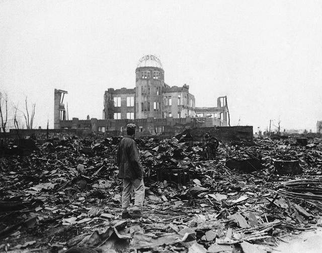 1945<a href=