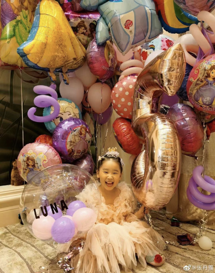 赵文卓豪气养娃!5岁小女生日宴豪华奢侈,大女儿学费近百万 赵文卓豪气养娃!5岁小女生日宴豪华奢侈,大女儿学费近百万