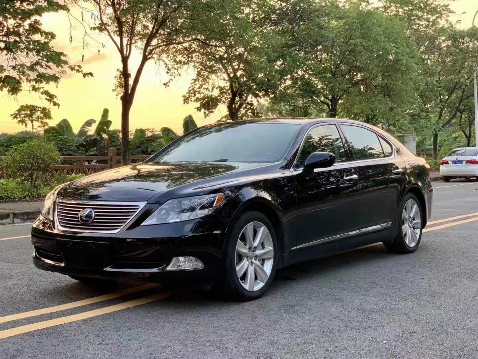 雷克萨斯Ls600,雷克萨斯ls600图片 12年雷克萨斯ls600hl售价26万油电混合加长版油耗每公里3毛