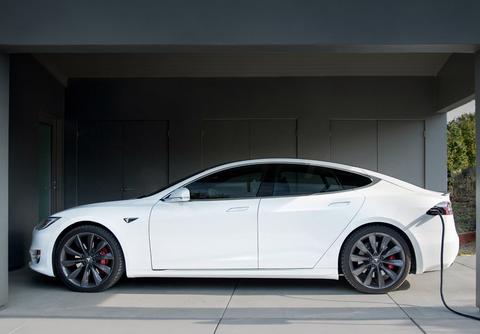 NHTSA要求12家车企协助针对对特斯拉的调查