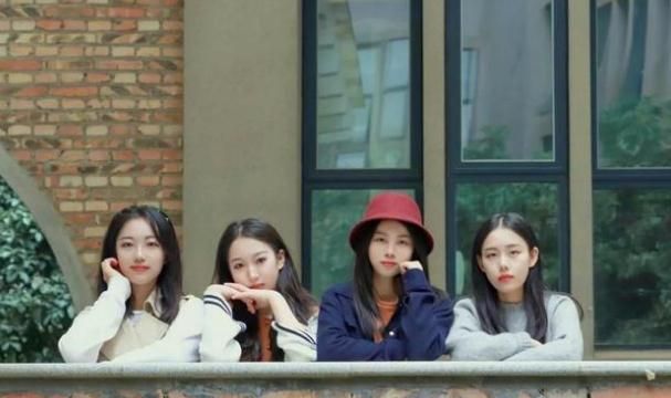 湖南高校再现学霸寝室,四位小姐姐“神仙颜值”,集体保研名校休闲区蓝鸢梦想 - Www.slyday.coM 湖南高校再现学霸寝室,四位小姐姐“神仙颜值”,集体保研名校休闲区蓝鸢梦想 - Www.slyday.coM