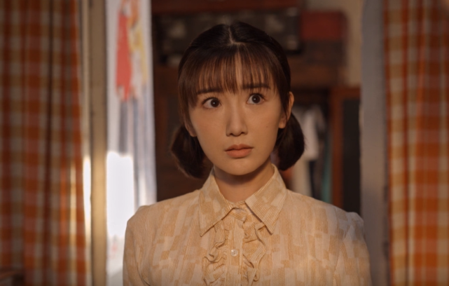 年轻演员演年代剧：农村男大学生妆容精致，女特务执行任务化全妆