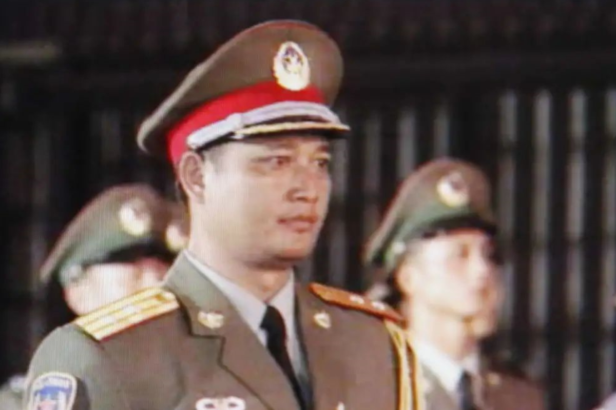 广州军区司令员刘镇武在路途中遭遇歹徒挑衅，将军：绝不手软 - 知乎