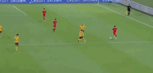 韦世豪与归化球员来电 李铁把电闸拉了!国足VS越南需上4大悍将