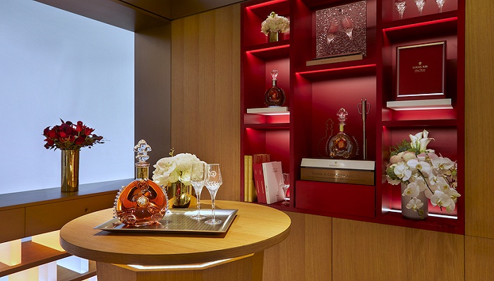 路易十三上海首家品牌店启幕,在时光流转中探索法式生活艺术休闲区蓝鸢梦想 - Www.slyday.coM 路易十三上海首家品牌店启幕,在时光流转中探索法式生活艺术休闲区蓝鸢梦想 - Www.slyday.coM