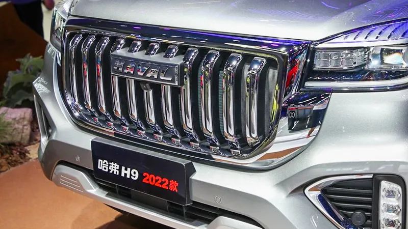 哈弗2020款h9 内饰部分最大的变化就是中控屏幕,空调出风口和物理