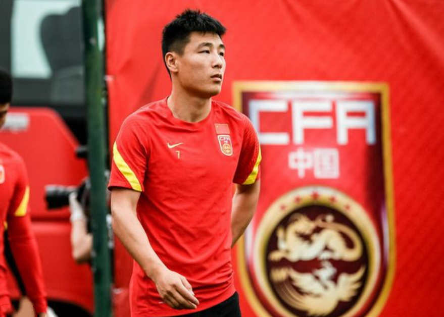 国足实力真的不如越南?阿联酋拒绝与国足踢热身赛,转身邀请越南