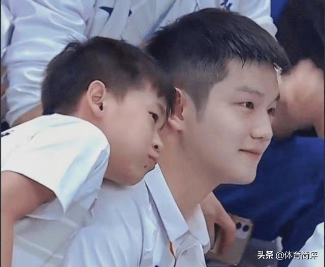 全红婵引许昕自嘲:她真的不认识我,网友:与樊振东相比有些扎心休闲区蓝鸢梦想 - Www.slyday.coM 全红婵引许昕自嘲:她真的不认识我,网友:与樊振东相比有些扎心休闲区蓝鸢梦想 - Www.slyday.coM