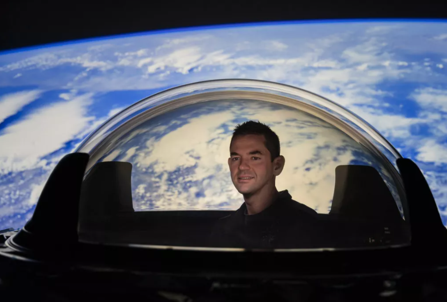 全球首次无专业航天员同行飞行任务,“载人龙”飞船发射升空休闲区蓝鸢梦想 - Www.slyday.coM 全球首次无专业航天员同行飞行任务,“载人龙”飞船发射升空休闲区蓝鸢梦想 - Www.slyday.coM