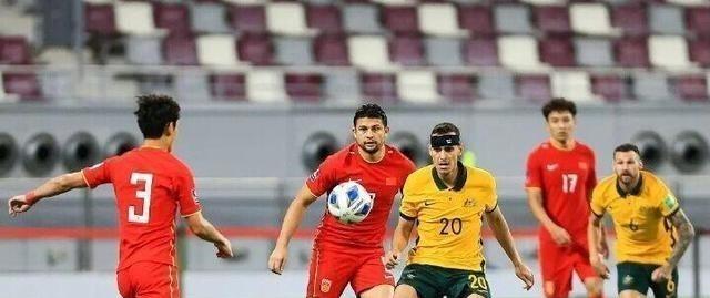 李铁做出争议决定,决战越南不变阵容,名记表达担忧,三人受重用