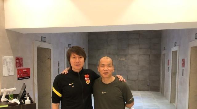 李铁做出争议决定,决战越南不变阵容,名记表达担忧,三人受重用