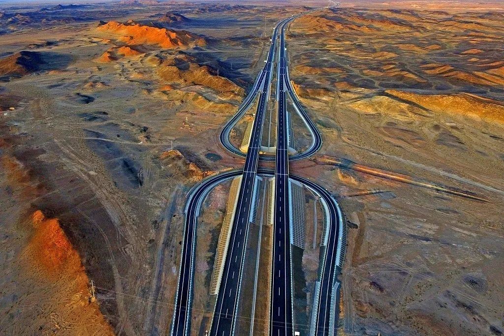 全球最长沙漠高速，花了370亿，<a href=