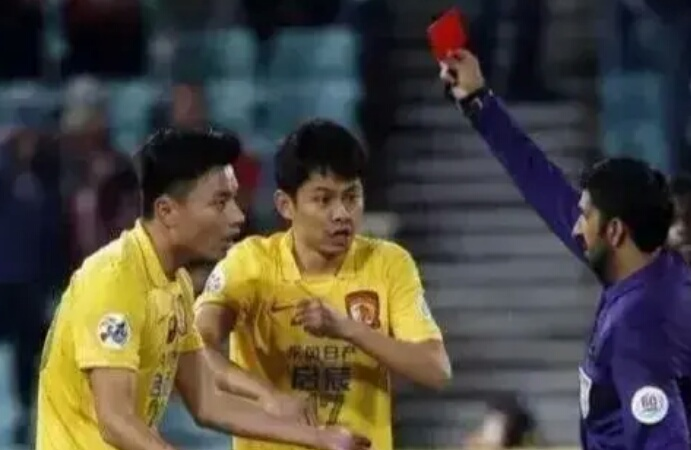 越南抱怨裁判不公后,FIFA已作出安排:西亚人哈桑将执法中越之战